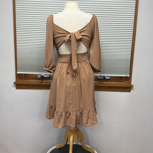 Dokotoo NWT Tan Square Neck Tie Back 3/4 Sleeve Aline Mini Dress Size Small - Picture 5 of 14